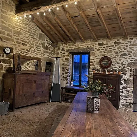 펜션 Domaine Les Pierres Lacapelle-Segalar