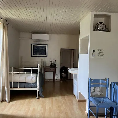 Domaine Les Pierres 펜션 *