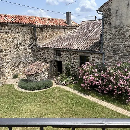 Vakantiehuis Domaine Les Pierres Lacapelle-Segalar