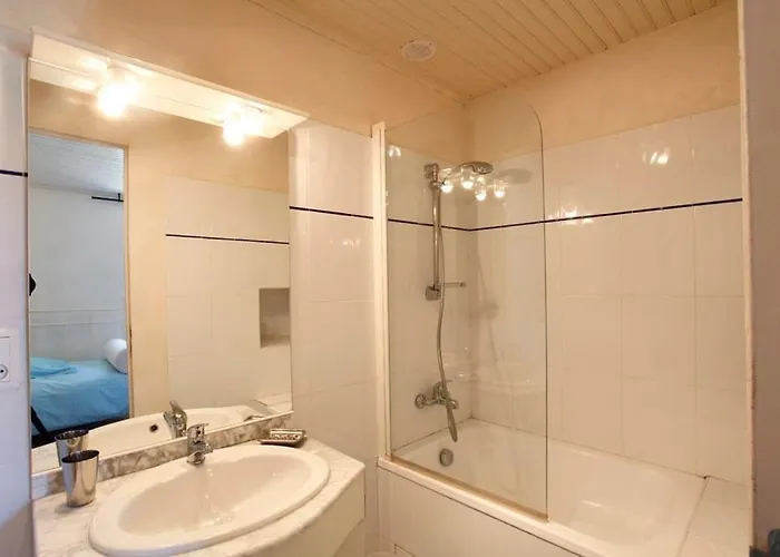 Ferienhaus Domaine Les Pierres Lacapelle-Segalar